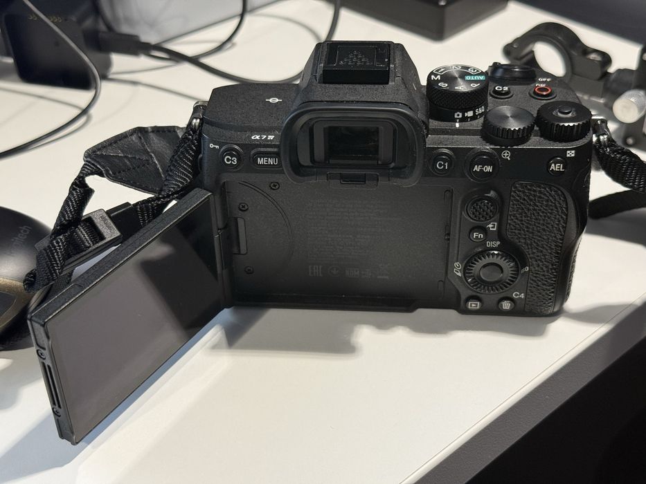 Sony a7 IV - тяло [само на 26к]
