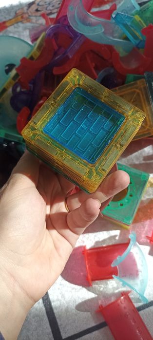 Lot magna tiles si traseu cu bile