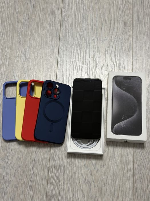 Iphone 15 Pro 128 gb cu garantie, impecabil