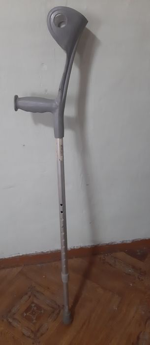 Срочно продам костыли