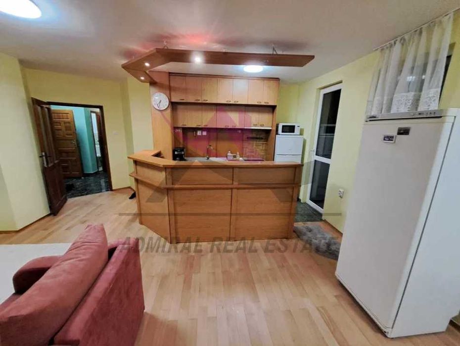 Дава се под наем Тристаен апартамент в Варна, Цветен квартал - 84 кв.м за 650 € - Снимка #1