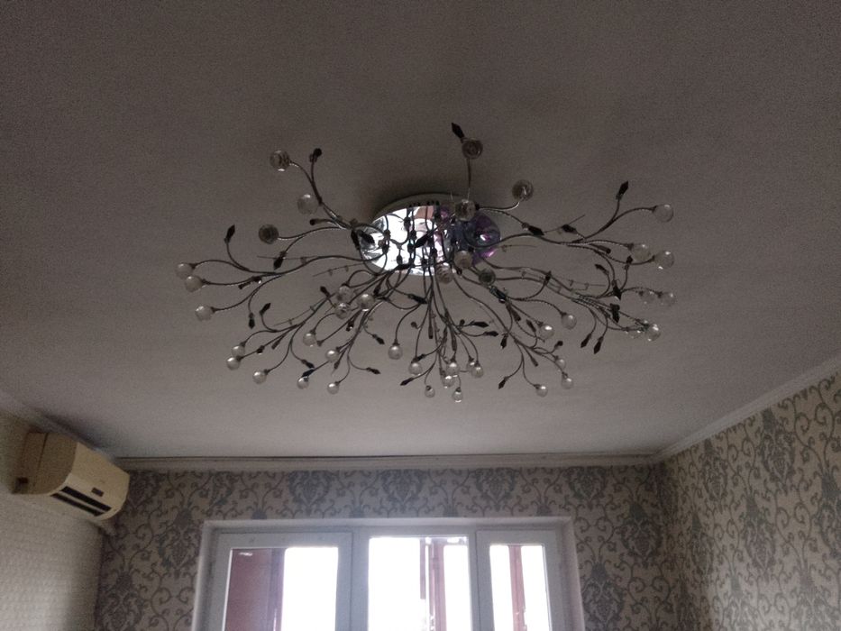 Люстра в отличном состоянии