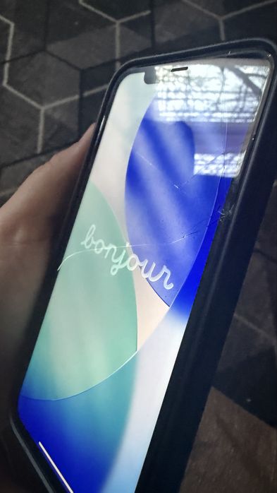 Продам 11 айфон 128гб 80акб