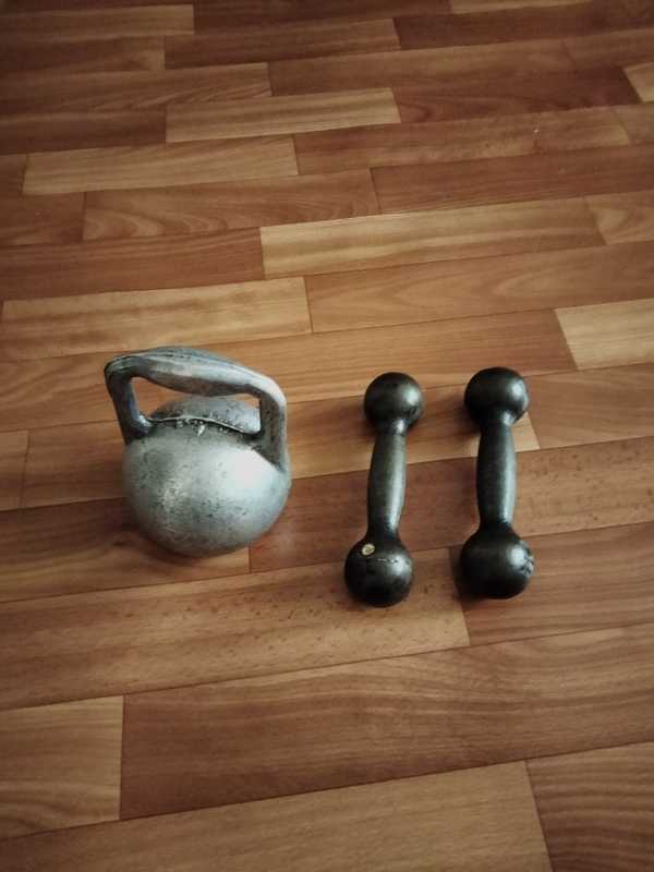 Гири 1000 кг. Гири спортивные. Гири 1000 кг. Гиря 24 кг. Гантеля 1000 к.