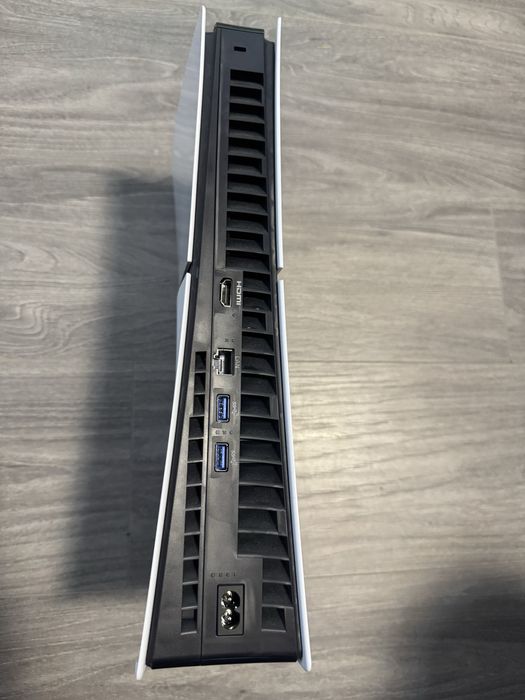 Playstation 5 Slim, Digital Edition, 1TB SSD + 2 контролера