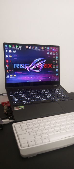Asus ROG flov game ming netbook