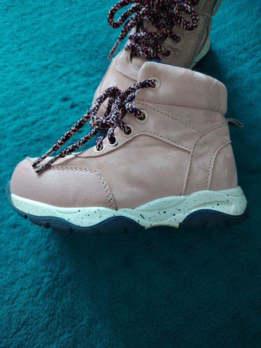 Продам ботинки детские