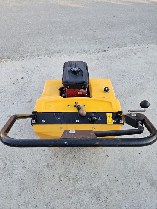 Masina de maturat profesionala pe benzina