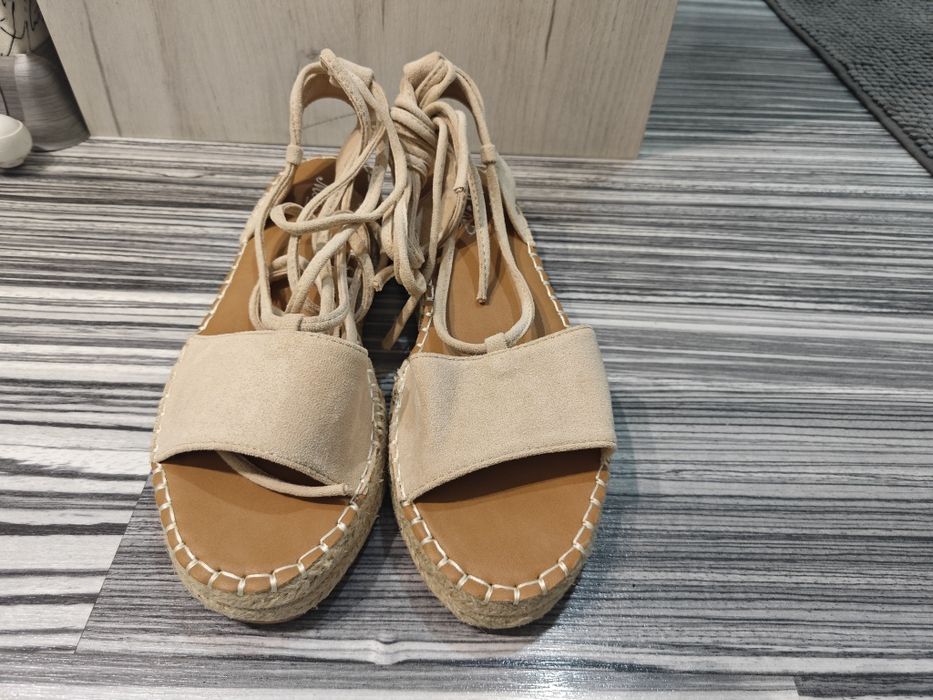 Дамски сандали на платформа