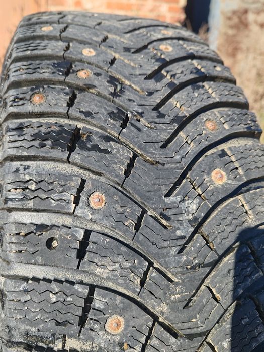 Шины шипованные Michelin с дисками