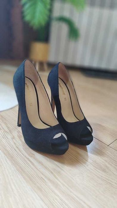 Дамски обувки с ток