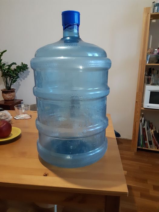 продам бутыль пустой 19 литров