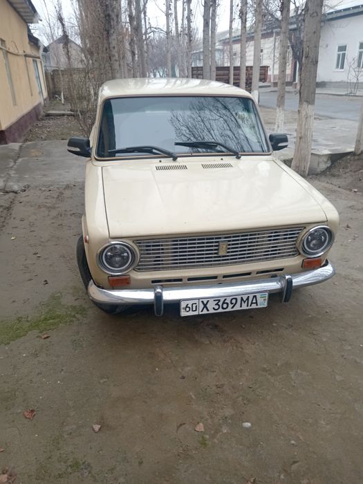 2101 sotiladi yurib turgan moshina