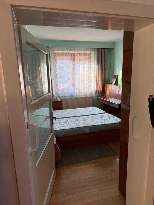 Vând casa pe 3 nivele in Mediaș, cartier Vitrometan, 231m2