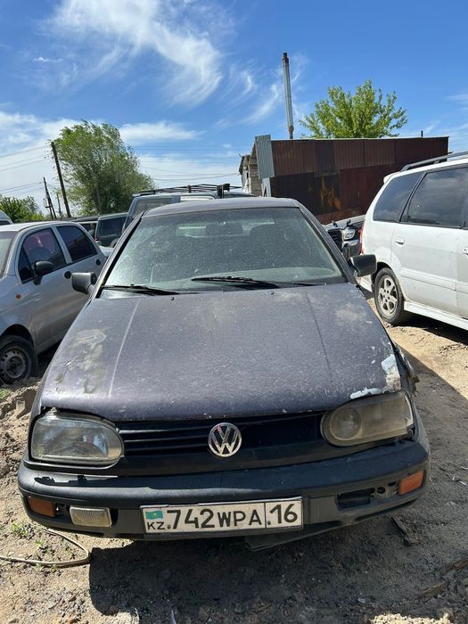 Volkswagen golf 1992г.в. 1.8 3 дверный