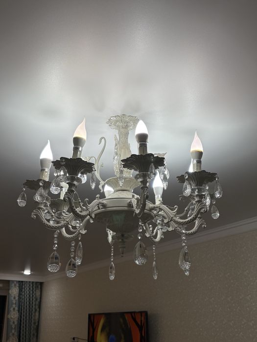 Люстраааа 8 лампа