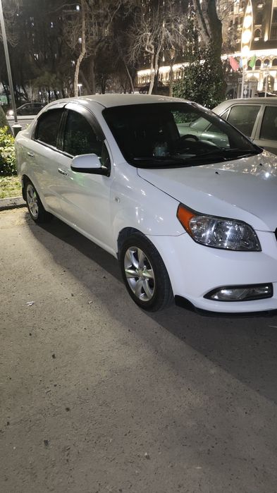 Продается авто-Нексия-3 год 2017  в хорошем состоянии  механика