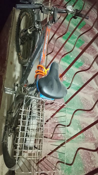 Спортивный велосипед сотилади