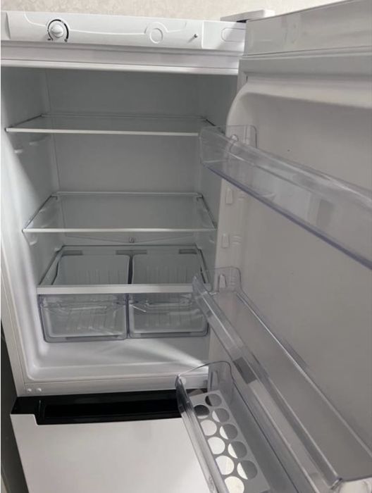 Холодильник Indesit DS 4180 W белый