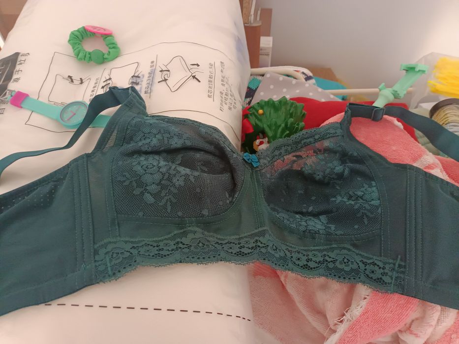 Женский бюстгальтер