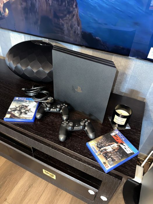 Consola PS PlayStation 4 PRO 1TB 2 controlere + 2 joc