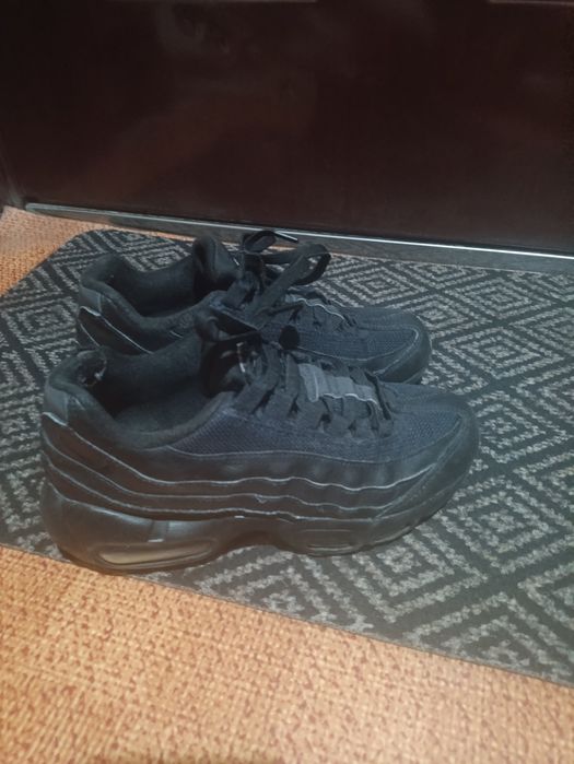 Оригинални Nike air max 95 със сменени връзки