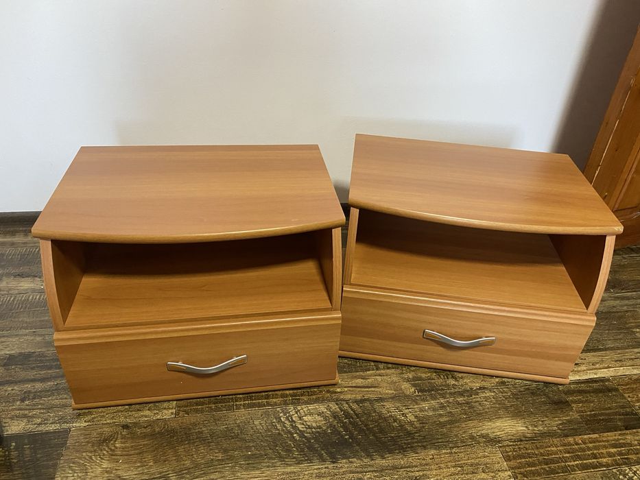 Vand mobilier de dormitor