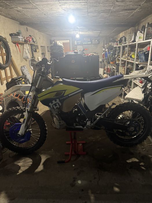 Продавам Husqvarna TE 300 2016
