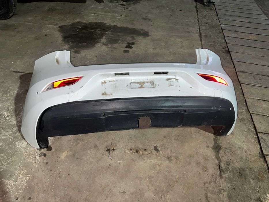 Bara spate cu loc pentru senzori de parcare - mici defecte - Volvo V40 D2 2012