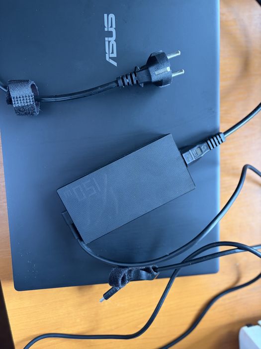 Laptop 2025 ASUS V16 V3607VU