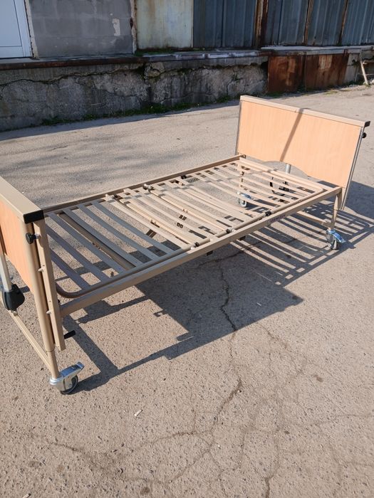 Болнично легло..