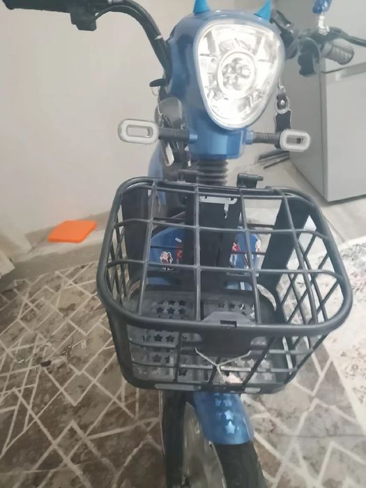 Скутер сатылады.