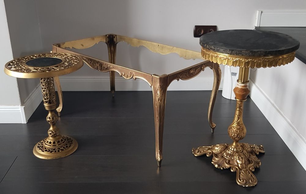 Măsuță veche  din bronz cu blat din marmură