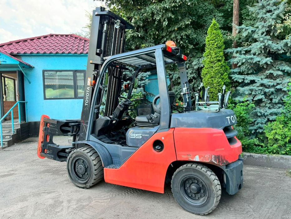 Вилочный Погрузчик Toyota 8FG35