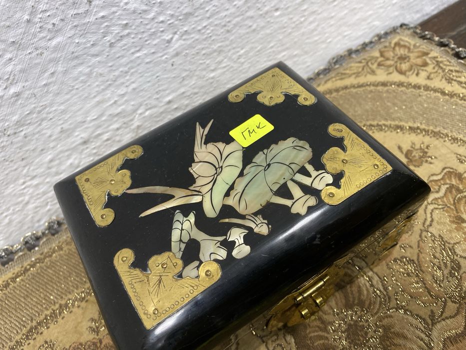 Китайска лакова кутия за бижута седеф 1950 1960 Китай