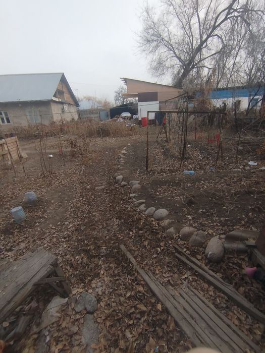 Обменяю участок на дома