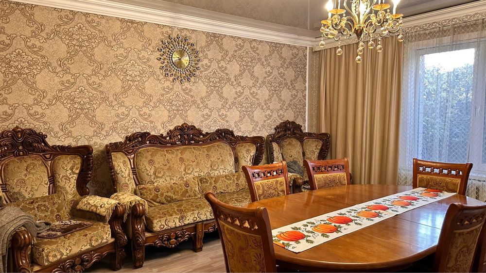 Продам диван и два кресла