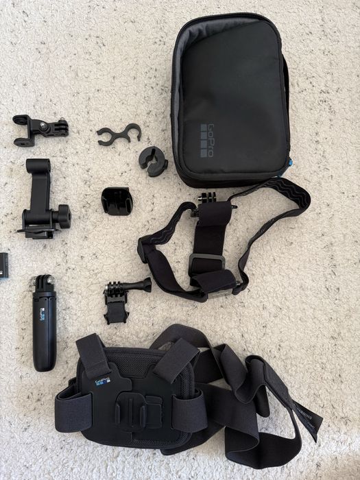 GoPro Hero 8 black plus accesorii