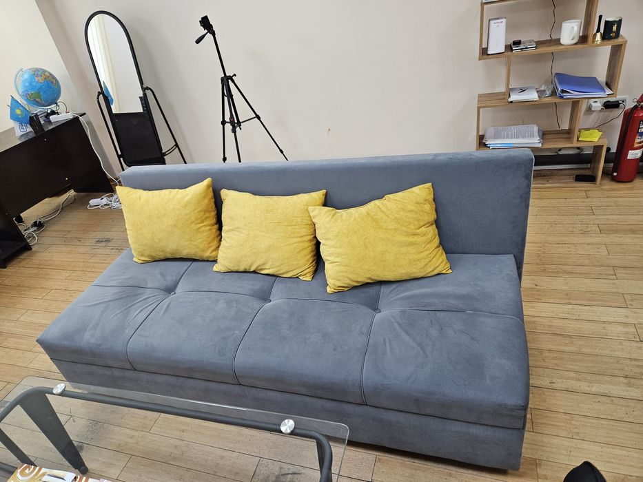 Продам пуфик для офиса или для дома