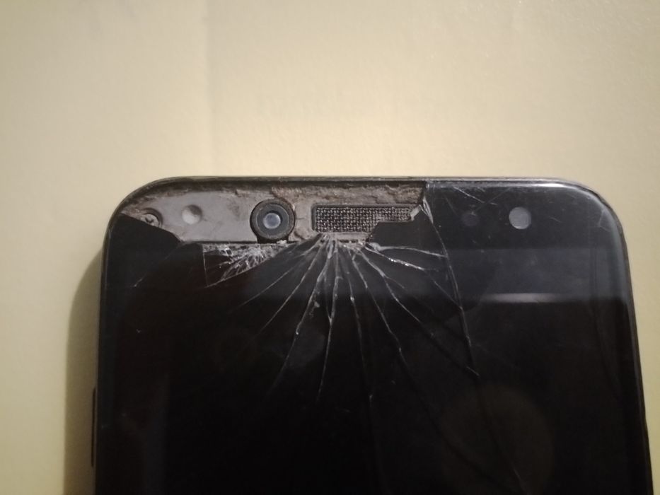 Ecran defect A6 dar placa buna