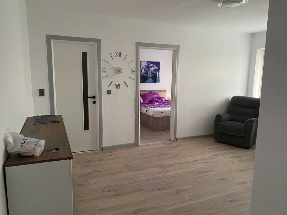 Vand apartament cu 2 camere in zona peninsulara a Constantei