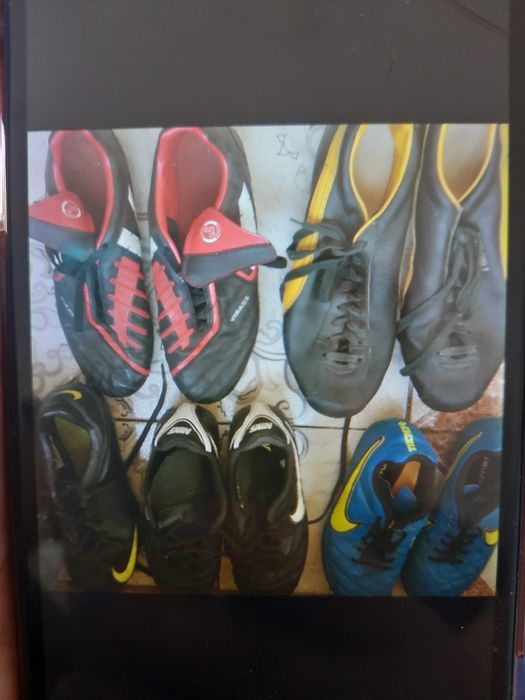 Vând sauschimb adidasi piele cu crampoane Nike ,Puma pt băieți/bārbat