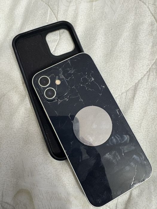 Продам айфон 12 на 128 гб