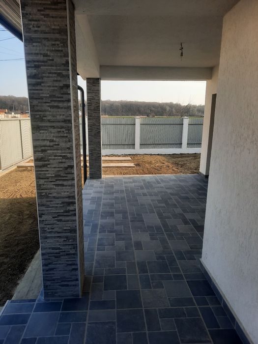 Domnesti-Teghes lângă pădure / Casă individuala 3 camere, Placa beton