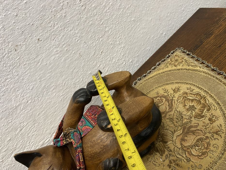 Стара балийска фигура от тик