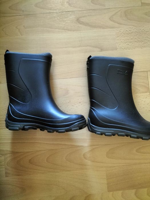 Vând Cizme de ploaie  și îmblănite Solgnac Copii