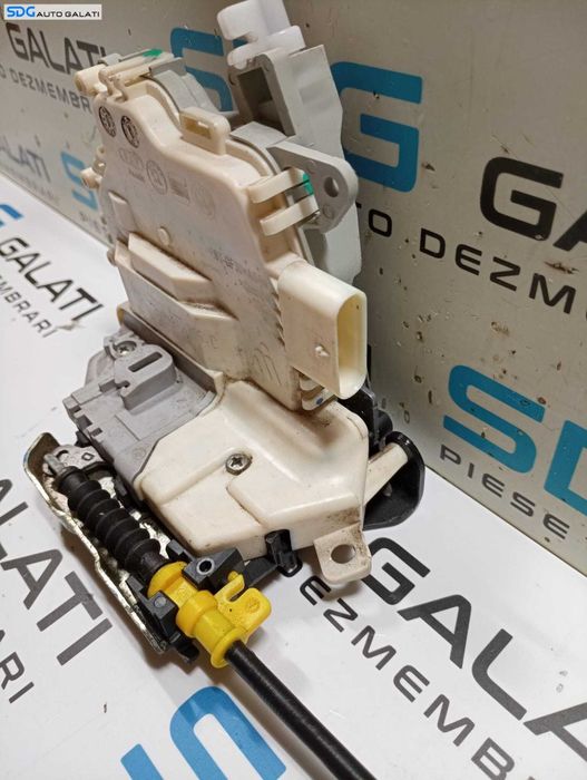 Incuietoare Broasca pentru Usa Portiera Dreapta Fata Audi A4 B8 2008 - 2015 Cod JA6-8J1-837-016-C JA68J1837016C [M6405]