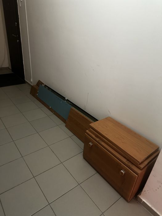 Шкаф в прихожую б/у с зеркалом