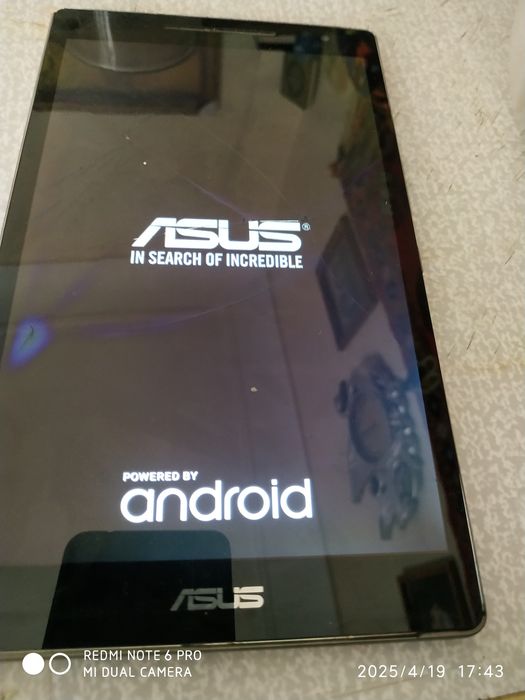 Планшет Asus ZenPad 8.0 Дисплей 8дюм оперативка 2гига внутрений 32гига