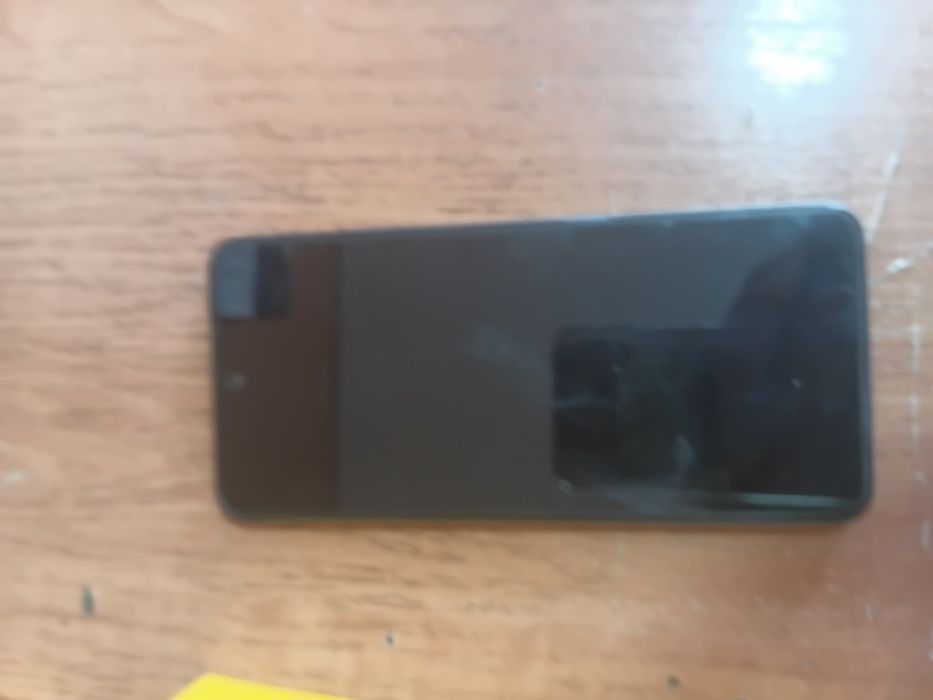 Продам смартфон REALME c65